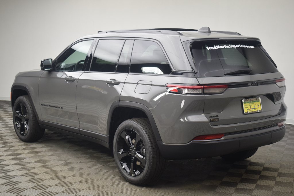 New 2027 Jeep Grand Cherokee Limited AWD/4WD image 13