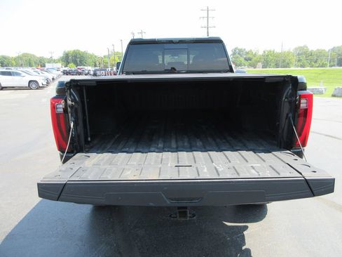 Used 2024 GMC Sierra 2500 Denali w/ Denali Reserve Package AWD/4WD image 8