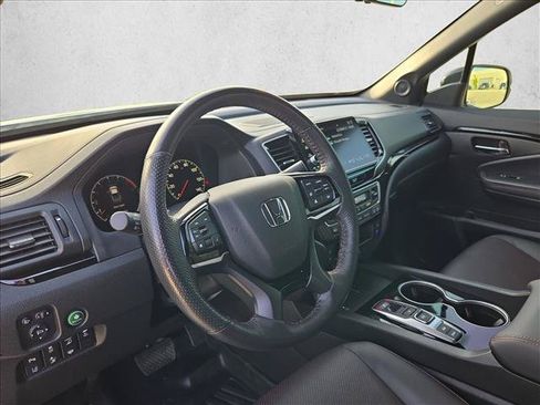 Used 2025 Honda Ridgeline Black Edition image 10