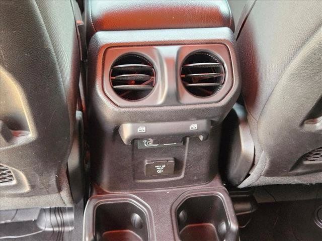 Used 2019 Jeep Wrangler Unlimited Rubicon AWD/4WD image 18
