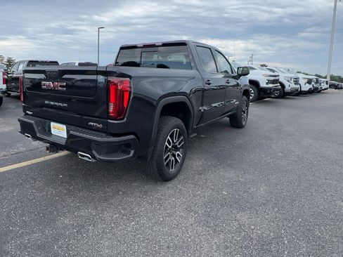 Certified 2022 GMC Sierra 1500 AT4 w/ AT4 Preferred Package AWD/4WD image 3