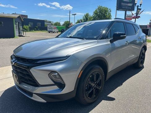 Used 2023 Chevrolet Blazer LT w/ Midnight/Sport Edition AWD/4WD image 3