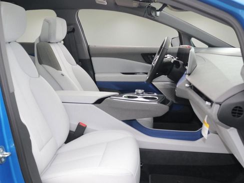 New 2026 Cadillac Optiq Luxury 1 image 19