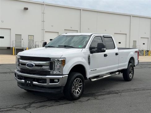 Used 2018 Ford F350 XLT w/ XLT Value Package AWD/4WD image 3