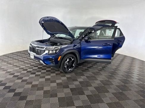 Certified 2024 Kia Seltos EX AWD/4WD image 12