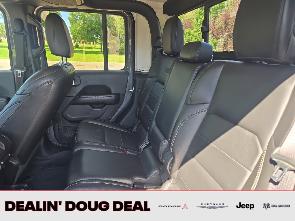 Used 2020 Jeep Gladiator Overland AWD/4WD image 25