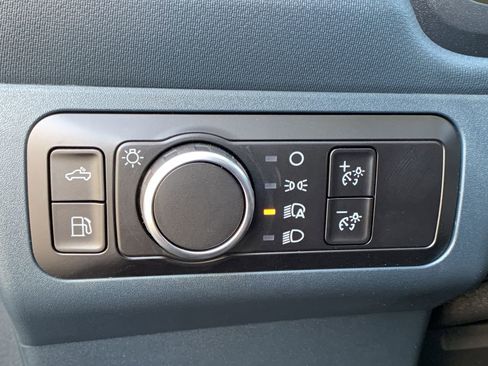 New 2025 Ford Maverick XL image 32