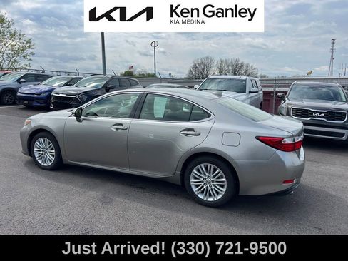 Used 2015 Lexus ES 350 w/ Luxury Package FWD image 8