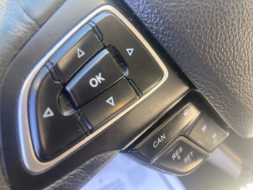 Used 2017 Ford Escape Titanium AWD/4WD image 39