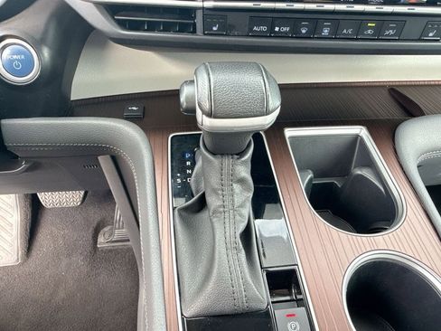 Used 2024 Toyota Sienna XLE image 14