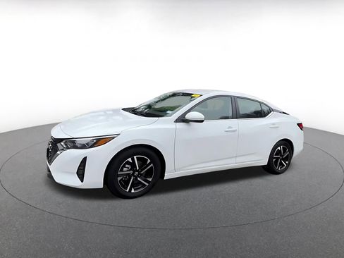 Used 2025 Nissan Sentra SV image 7