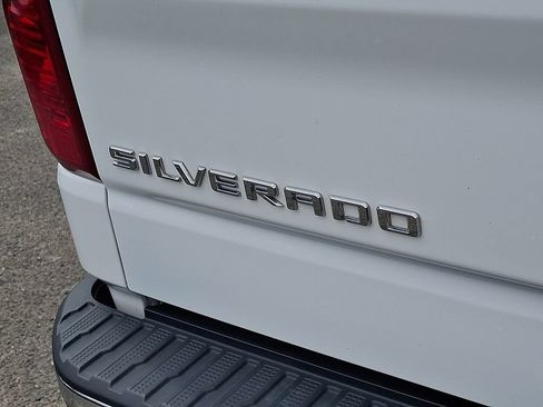 Used 2023 Chevrolet Silverado 1500 LT AWD/4WD image 30