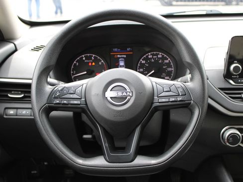 Used 2024 Nissan Altima 2.5 S FWD image 16