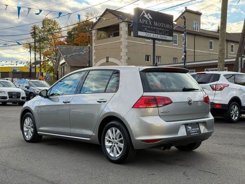 Used 2016 Volkswagen Golf S image 7