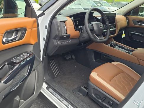 New 2026 Nissan Pathfinder Platinum AWD/4WD image 9