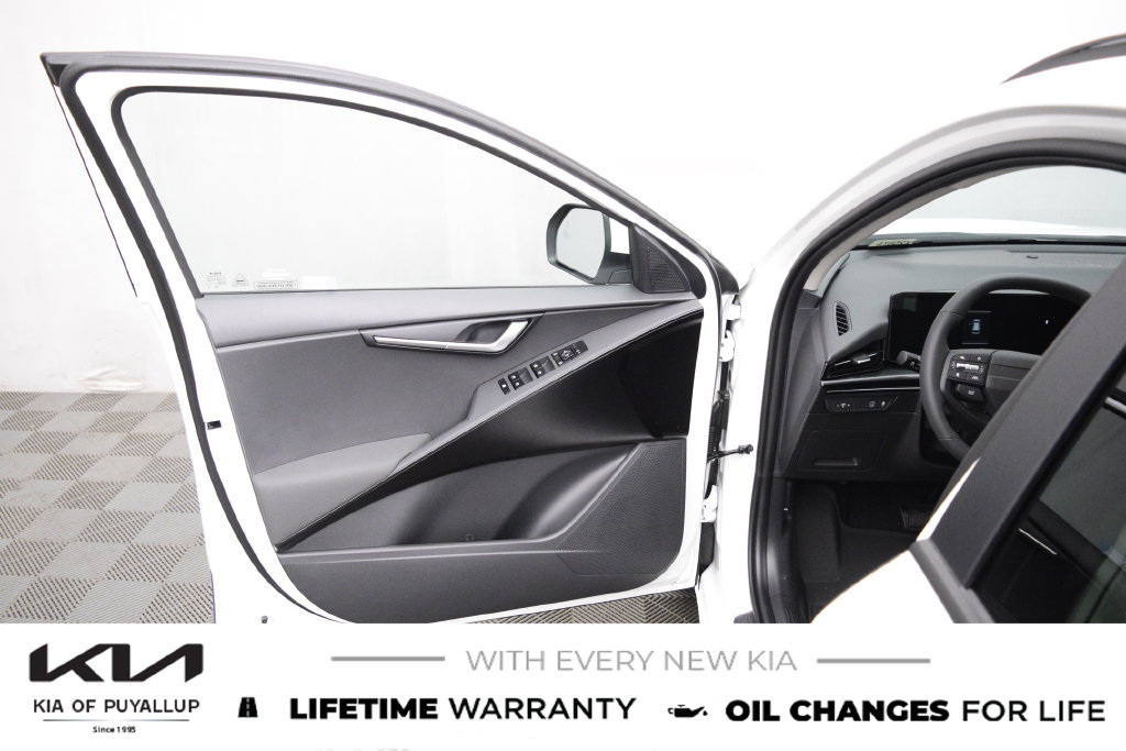 New 2027 Kia Niro LX FWD image 9