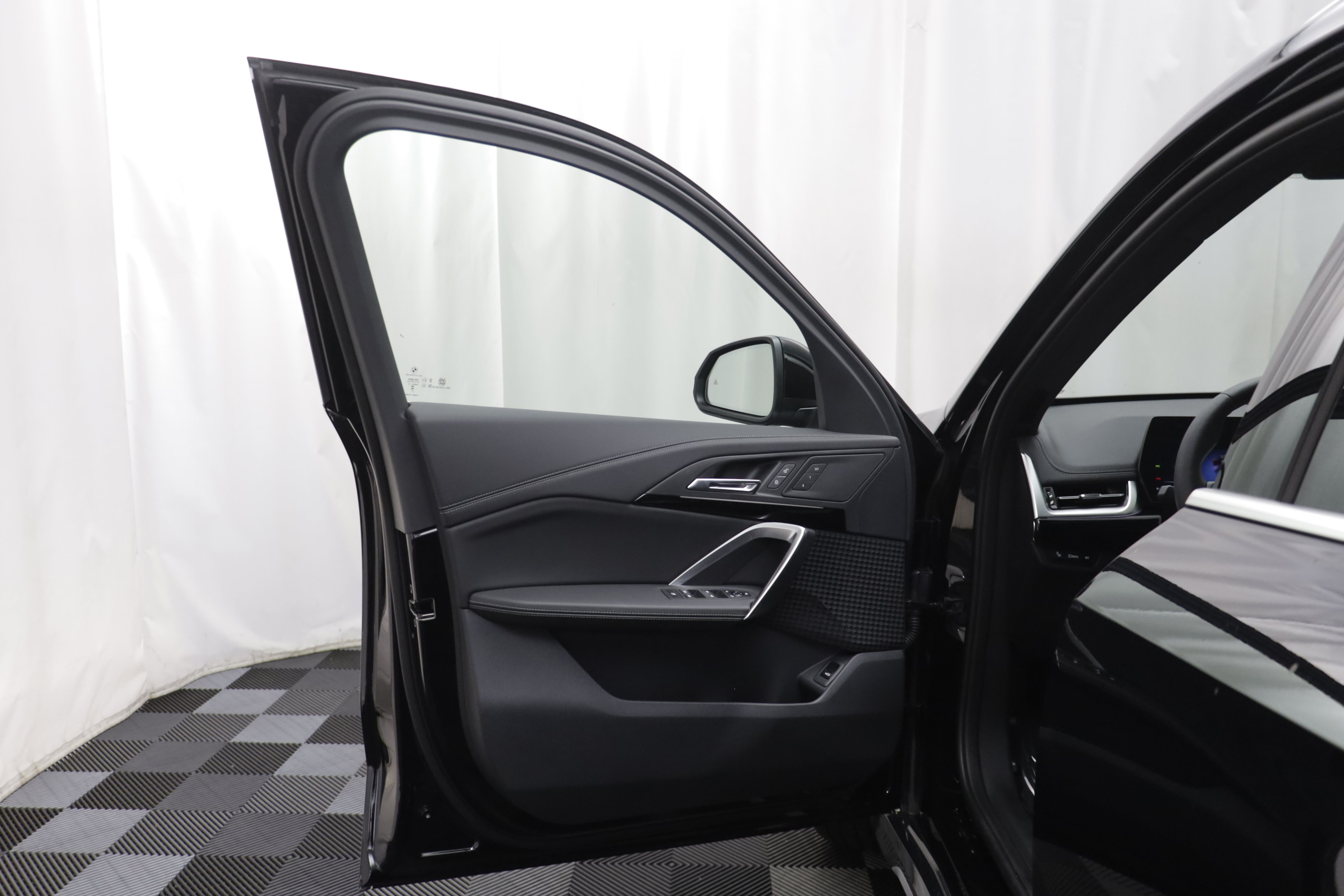 New 2026 BMW X1 xDrive28i AWD/4WD image 5