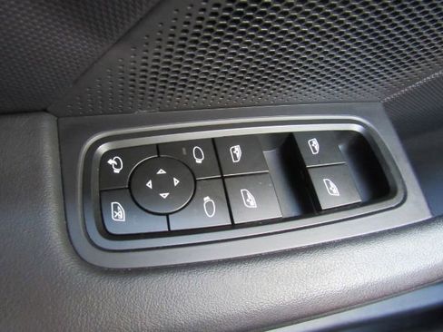 Used 2023 Porsche Taycan Premium Package w/ Premium Package image 35