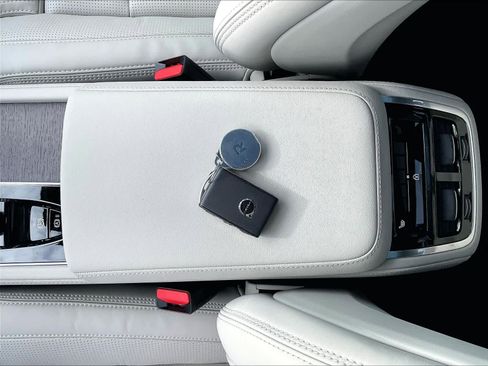 New 2026 Volvo XC90 T8 Ultra w/ Protection Package Premier image 35