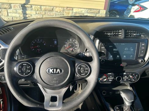 Used 2021 Kia Soul LX image 28
