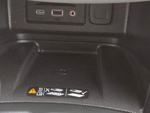 Used 2019 Chevrolet Equinox Premier image 11