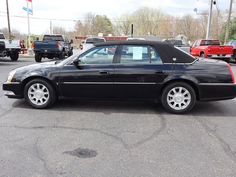 Used 2008 Cadillac DTS FWD image 27