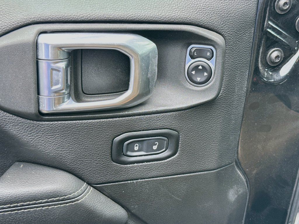 Used 2023 Jeep Wrangler Unlimited Sahara w/ Cold Weather Group AWD/4WD image 19