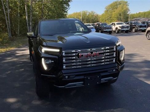 New 2026 GMC Canyon Denali image 3