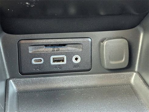 Used 2023 GMC Terrain SLT image 26