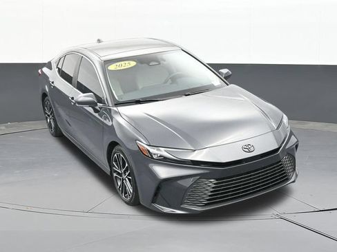 Used 2025 Toyota Camry XLE w/ Premium Package FWD image 62