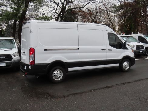 Used 2022 Ford Transit 250 Medium Roof AWD image 6