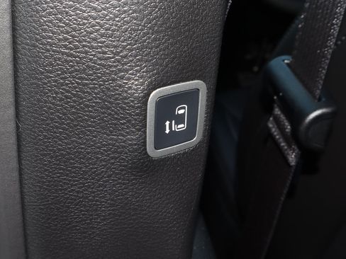 New 2026 Chrysler Pacifica Select image 18