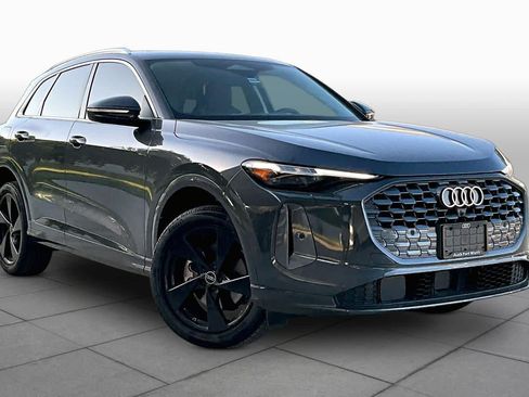 Used 2025 Audi Q5 Premium Plus AWD/4WD image 3