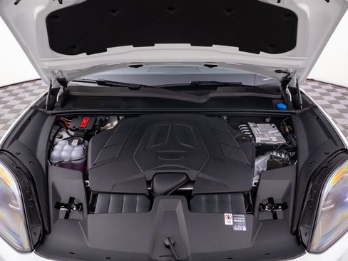 New 2026 Porsche Cayenne image 34