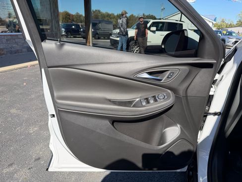 Used 2025 Buick Encore GX Sport Touring w/ Comfort Package image 12