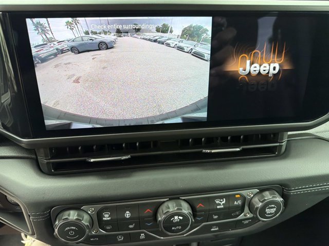 Used 2026 Jeep Wrangler Unlimited Sahara AWD/4WD image 29