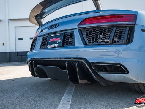 Used 2018 Audi R8 V10 w/ Premium Package image 37