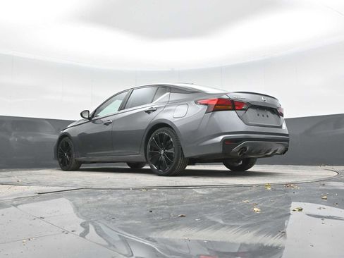 Used 2022 Nissan Altima 2.5 SR image 32