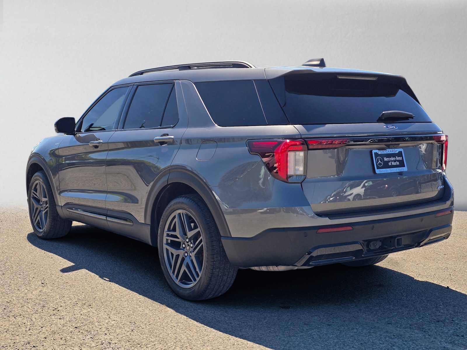 Used 2025 Ford Explorer ST-Line w/ Premium Package AWD/4WD image 5