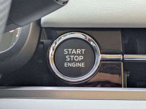 New 2026 Mitsubishi Outlander SE image 33