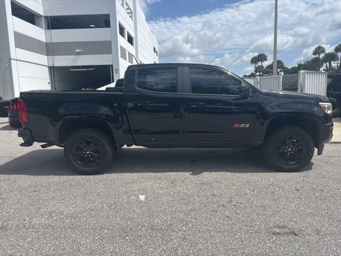Used 2020 Chevrolet Colorado Z71 w/ Z71 Midnight Edition RWD image 2