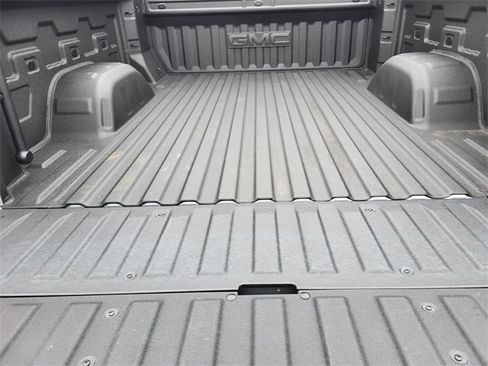 Used 2025 GMC Sierra 1500 SLT w/ SLT Convenience Package image 17