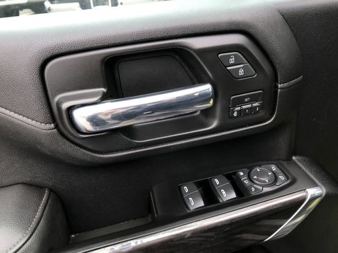 Used 2020 Chevrolet Silverado 2500 LTZ w/ LTZ Plus Package image 12