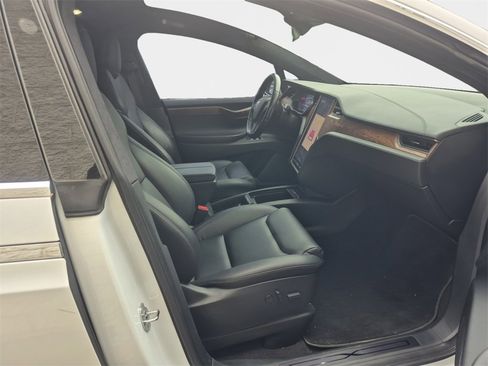 Used 2020 Tesla Model X Long Range image 18