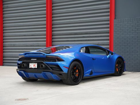 Used 2020 Lamborghini Huracan EVO RWD image 14