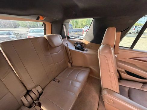 Used 2017 Cadillac Escalade AWD Platinum image 30