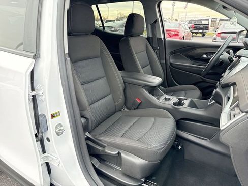 Used 2023 GMC Terrain SLE FWD image 25