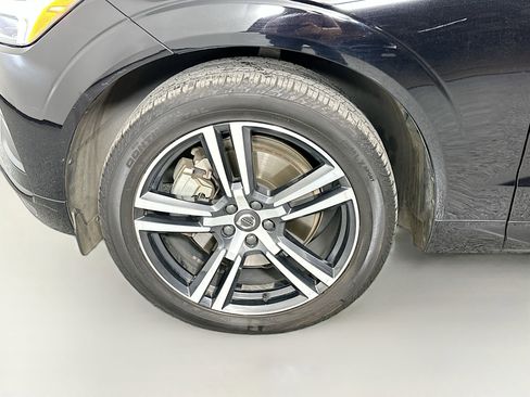 Used 2020 Volvo XC60 T6 Momentum w/ Protection Package Premier image 33