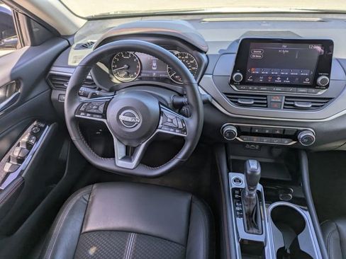 Used 2025 Nissan Altima 2.5 SR image 16