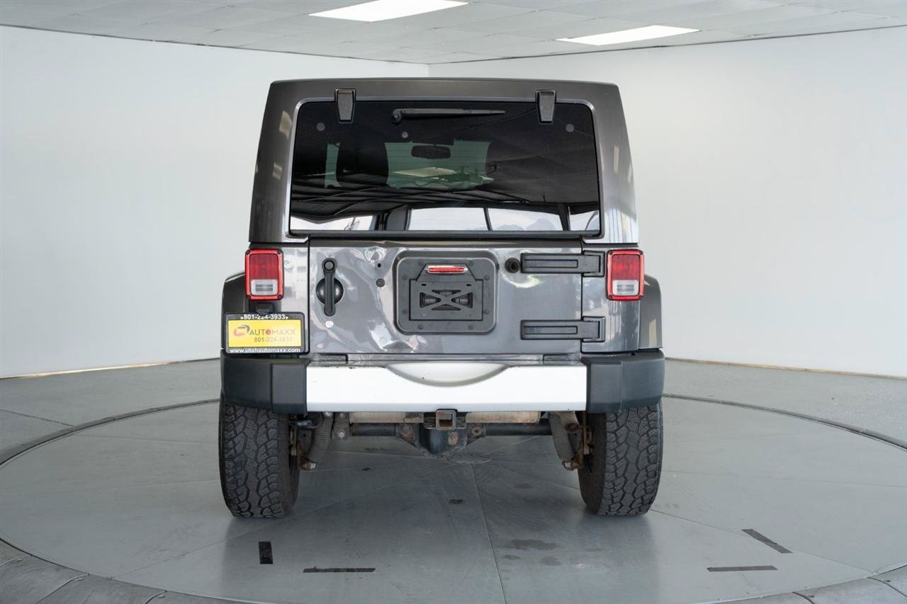 Used 2014 Jeep Wrangler Unlimited Sahara w/ Max Tow Package AWD/4WD image 7
